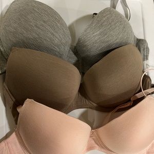 NWOT Danskin Bras 38C